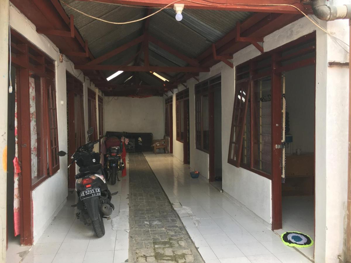 Tambak Bayan Guesthouse Kejayan Kültér fotó